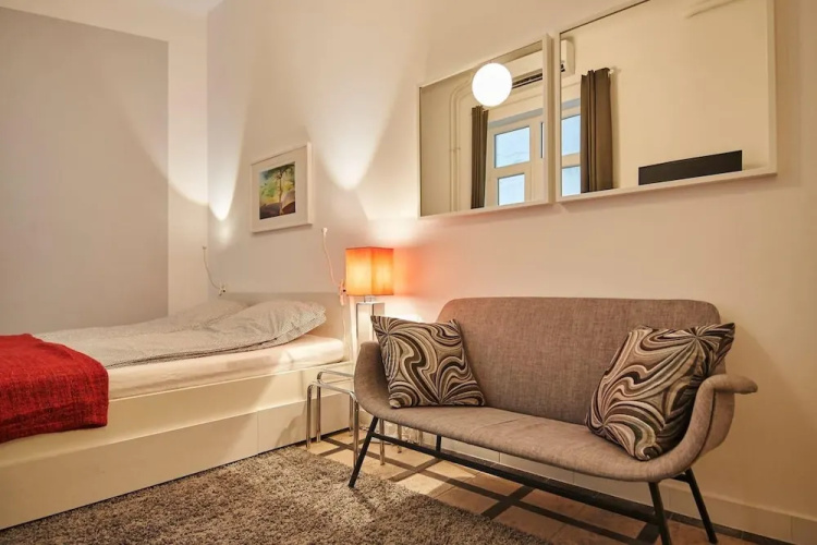 Super Central Studio Apartment - With Balcony