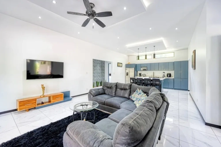 2 Bedrooms Cottage