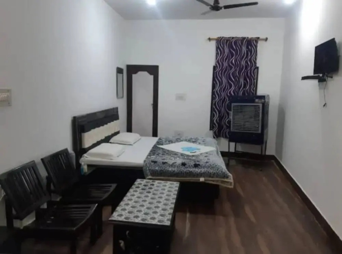Goroomgo Mahaluxmi Palace Katra