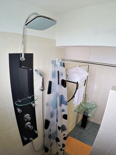 1 Bedroom Apartment with ocean view