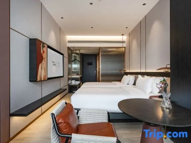 Standard Double room with city view