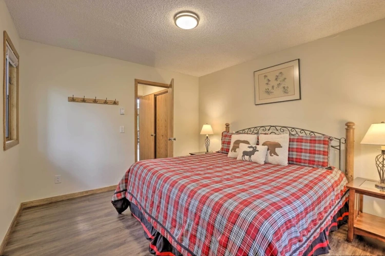 3 Bedrooms Apartment