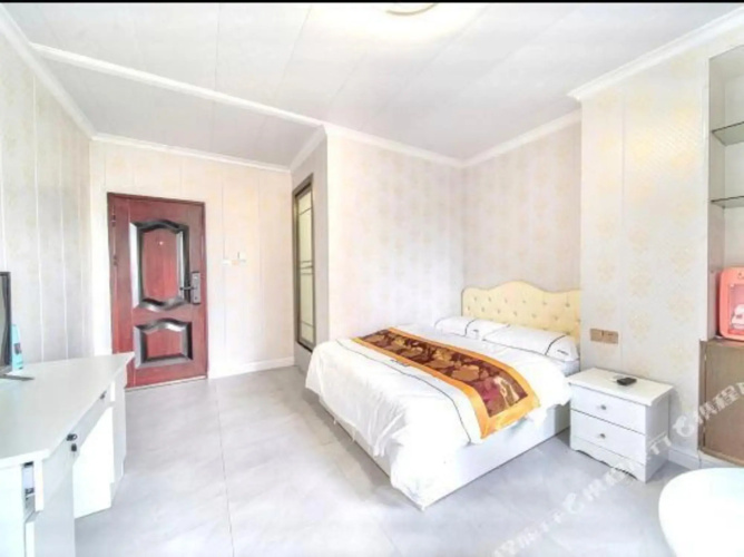 Junhong Hotel