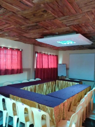 Coconut Palm Hotel