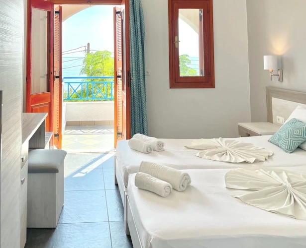 Superior Double room with balcony and with sea view