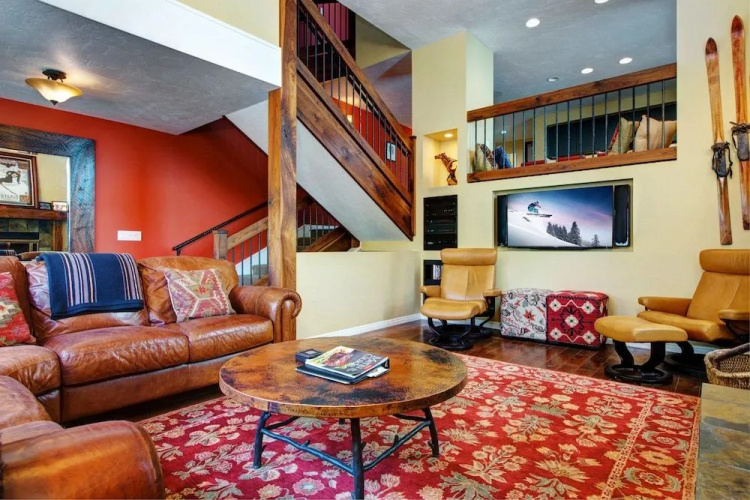 3BR 4BA Motherlode 4 Townhome by RedAwning