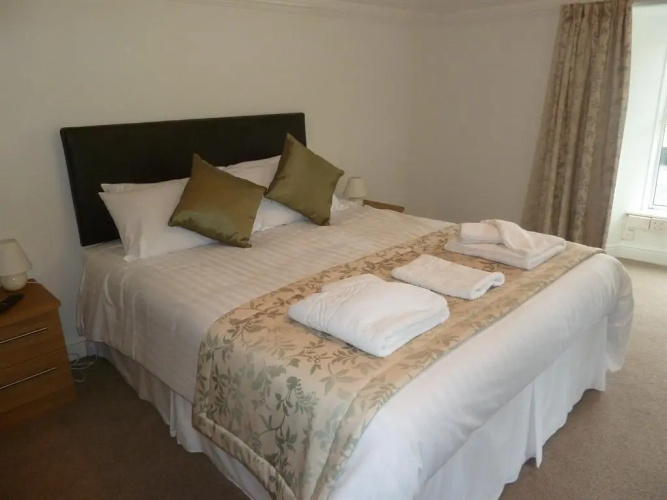 Eliot House Hotel