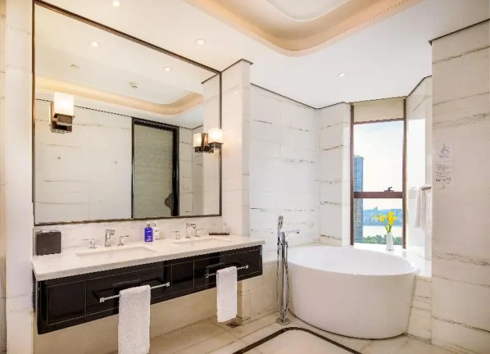 Standard Double room with city view