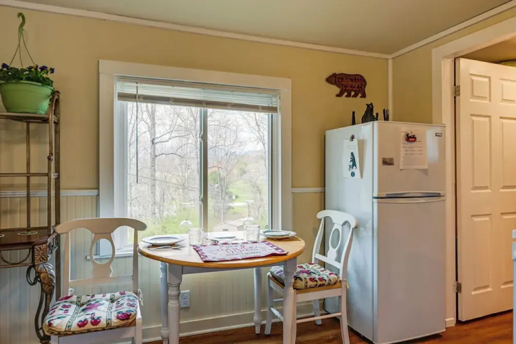 Shared Hot Tub & Fire Pit: Tranquil Whittier Gem!