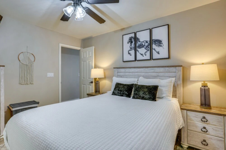 Pool, Golf Course Views: Desert Oasis in Glendale