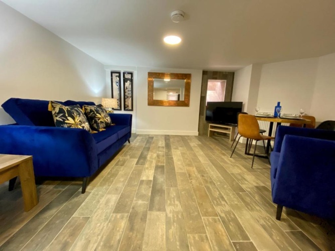 2 Bedrooms Apartment