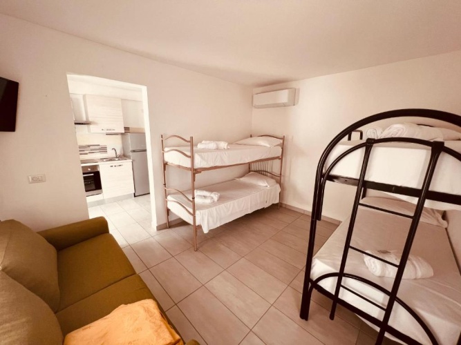 Sextuple Apartment