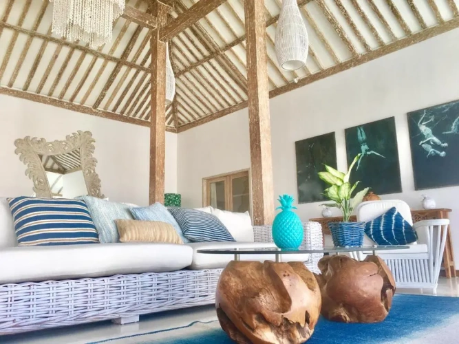 4 Bedrooms Villa