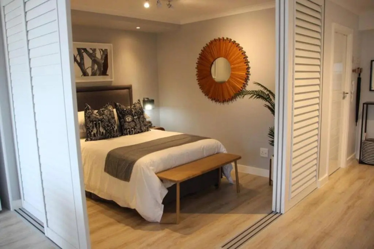 Mondaine Central Luxurious Spacious And Trendy