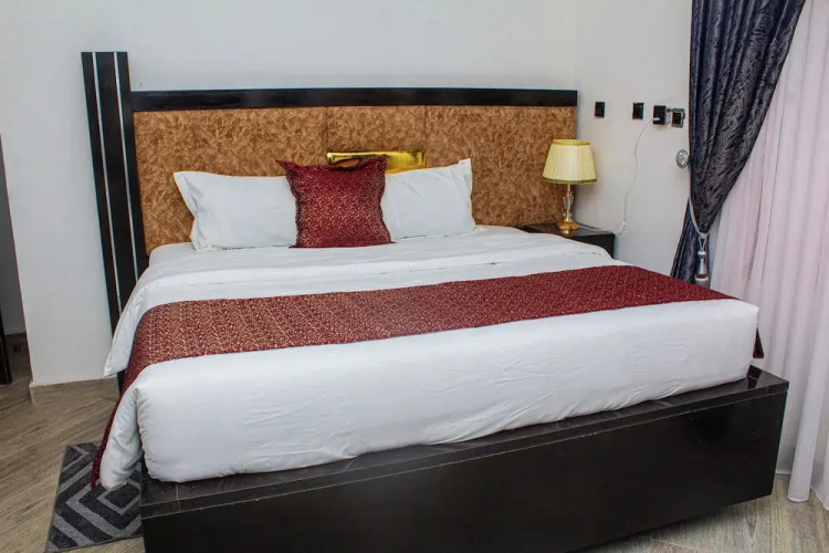 The Blevick Suites And Apartments