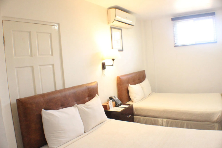 Altamont West Hotel
