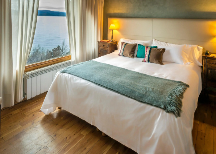 Lirolay Suites