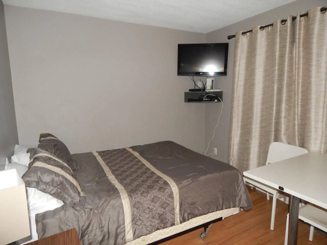 Hinton Highway Inn