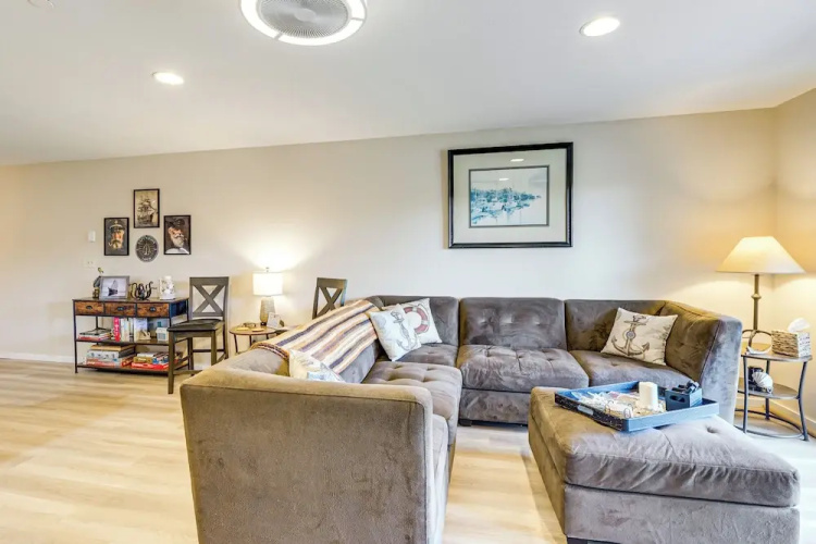Morning Hikes & Beach Nights: Canalfront Condo!