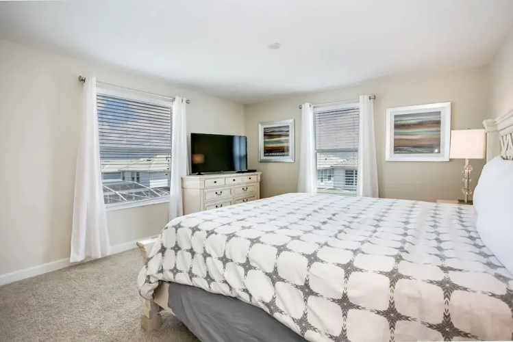 5 Bdrm Gated Golf Community Villa