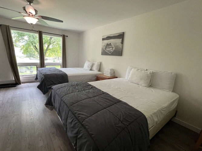 Standard Quadruple room with view