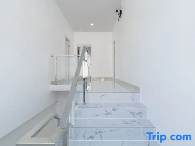 4 Bedrooms Villa