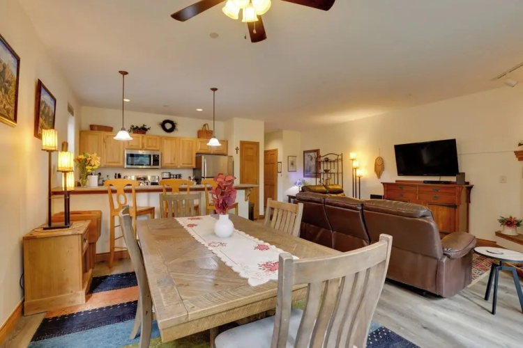Ski & Explore: Silverthorne Gem w/ Hot Tub Access!