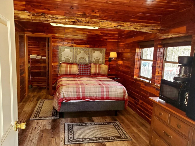 Log Cabin Inn