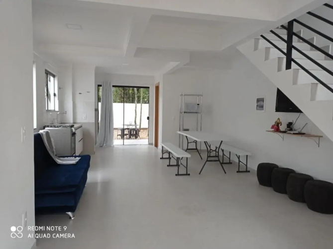 Casa com dois pavimentos nova, em Mariscal