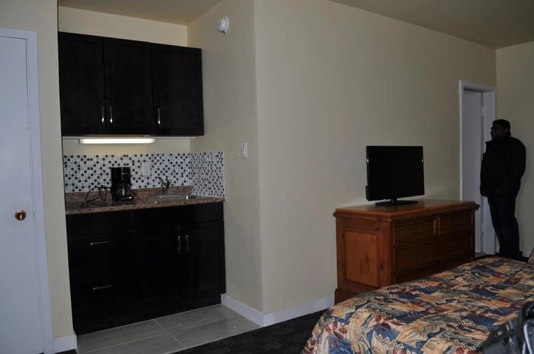 Camrest Motel