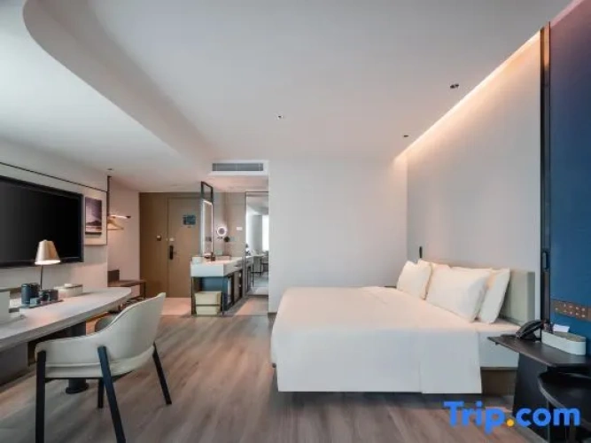 Standard Double room with city view
