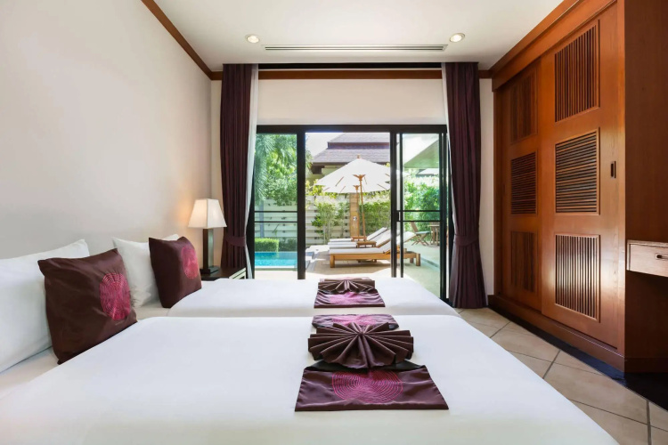 Nai Harn Baan-Bua Villas