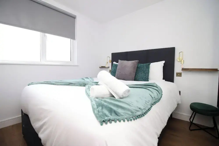 North Road New Luxe Flats with Parking