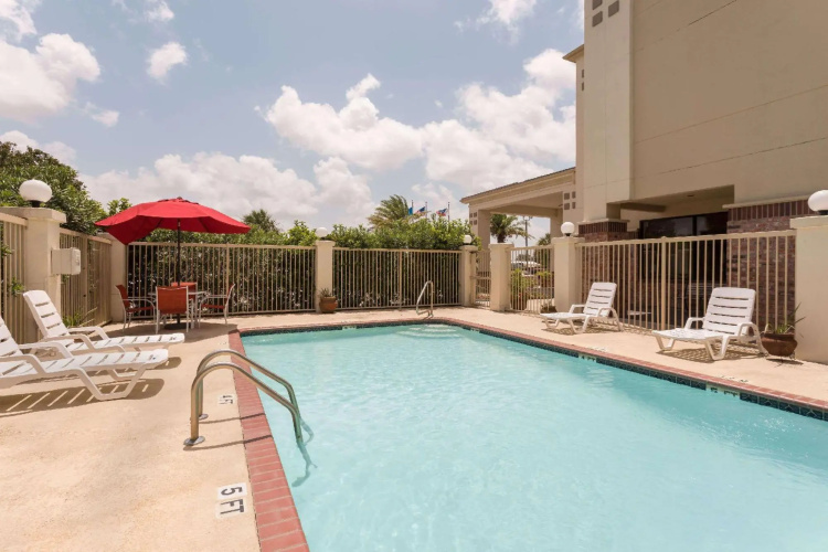 Super 8 Motel Duson Lafayette West Area