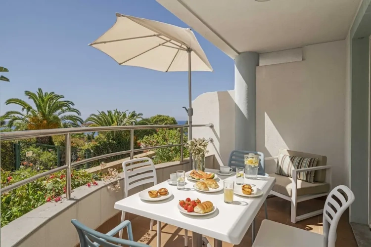 2 Bedrooms Apartment with balcony