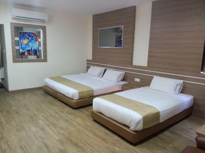 Holiday Hotel