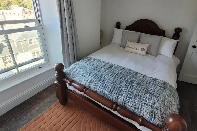 Seaside Escape at Looe Cottage