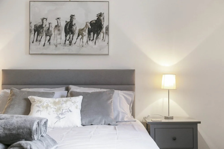 Piazza View Cathedral Quarter Apartment