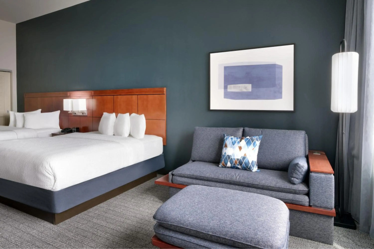 Courtyard by Marriott Lincoln Downtown
