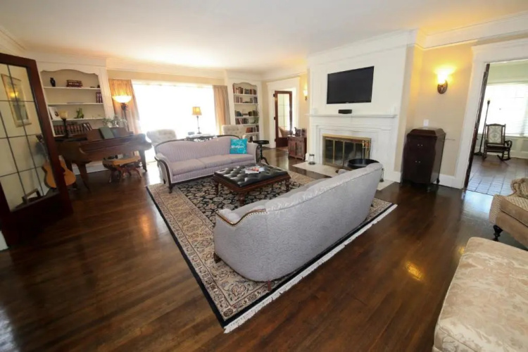 The Leonard at Logan House