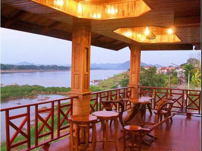 Bann Lamoonaoonkhong Hotel