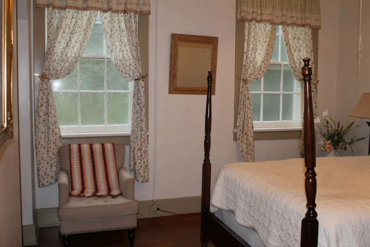 Old Castillo Bed and Breakfast