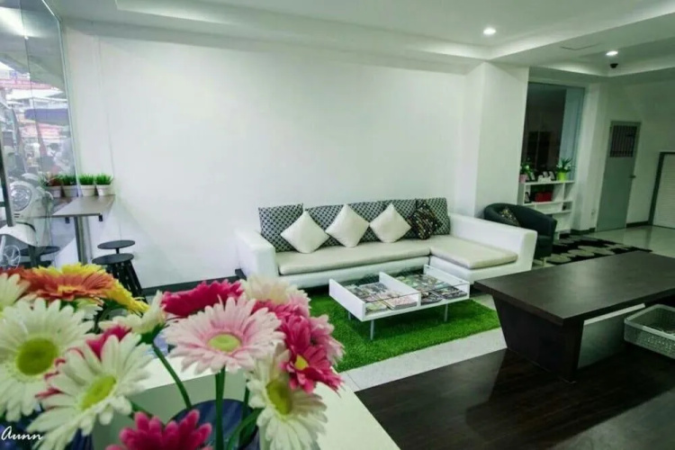 Mae Klong Hotel