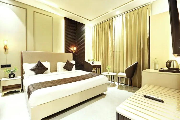 Deluxe room with city view