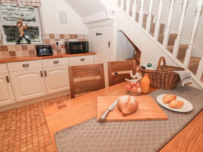 Laburnum Cottage