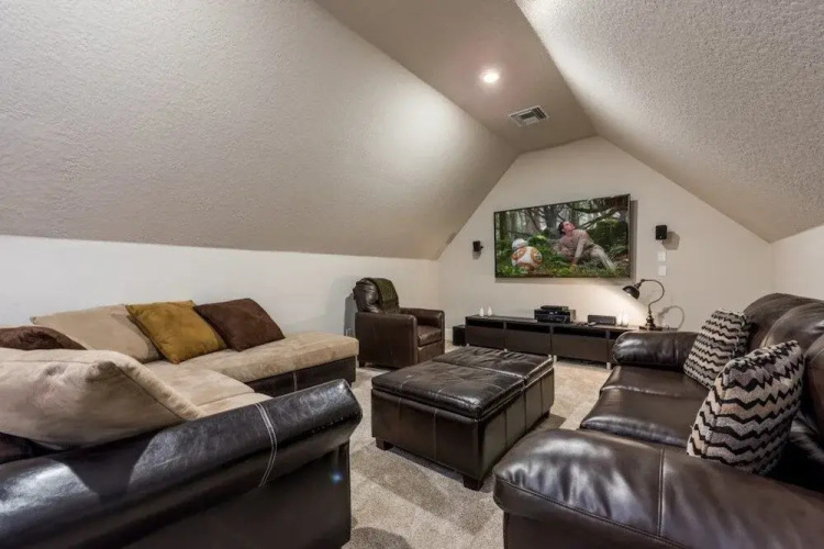 Fantastic 3 bed home with a pool