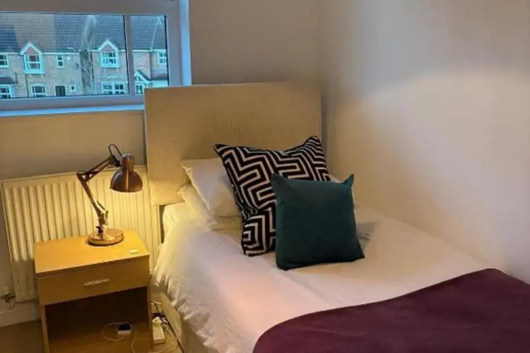 2 Bed-sleeps 3-parking-town Centre