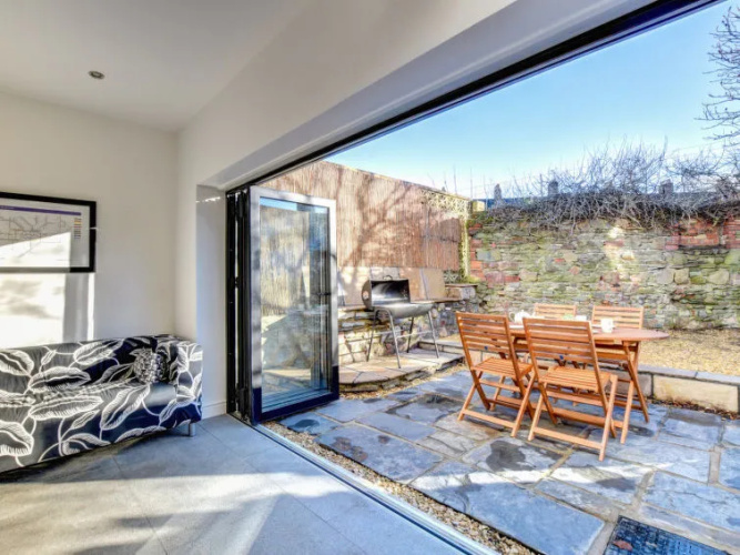 Holiday Home Ger y Taf