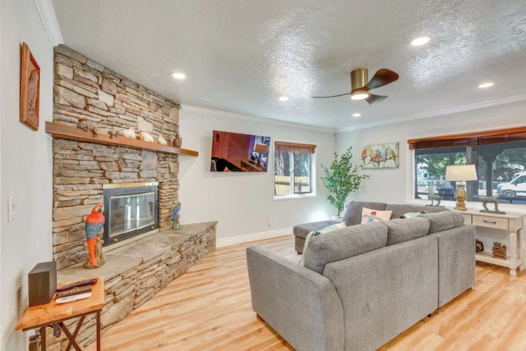 2 Bedrooms Cottage