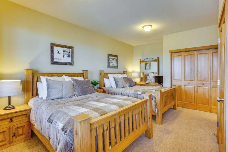 4 Bedrooms Cottage